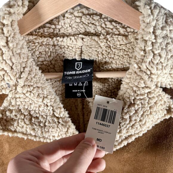 Her Universe NWT Shadow of the Tomb Raider Women's Junior Medium Aviator Jacket - Picture 4 of 14